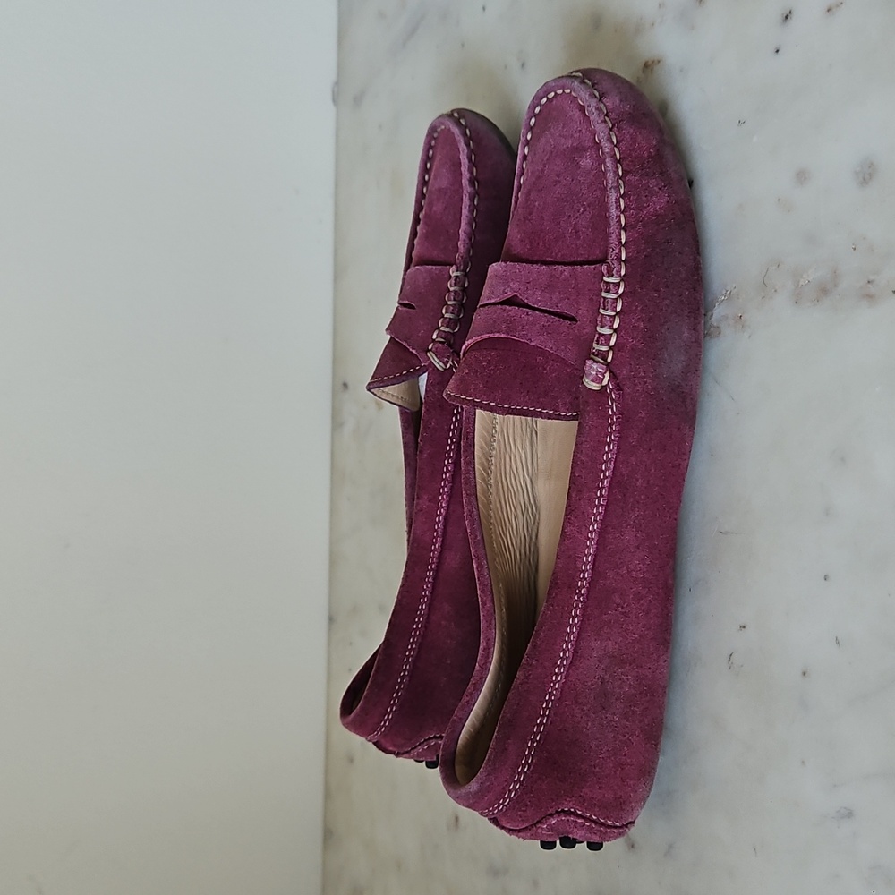 TOD'S: Classic Pink Suede Driving Loafers - Picture 3 of 9